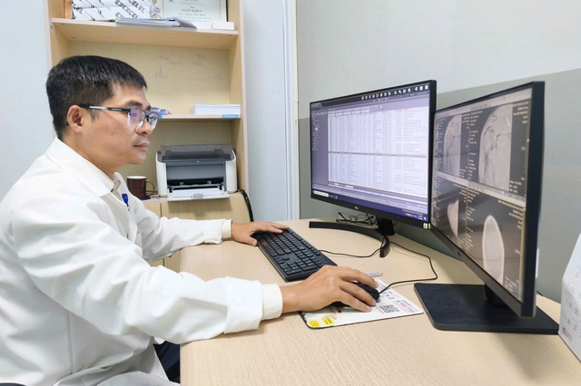 ‘Mắt thần’ trong tầm soát ung thư phổi: Một nốt mờ nhỏ thay đổi tiên lượng sống- Ảnh 2. ‘Mắt thần’ trong tầm soát ung thư phổi: Một nốt mờ nhỏ thay đổi tiên lượng sống- Ảnh 2.