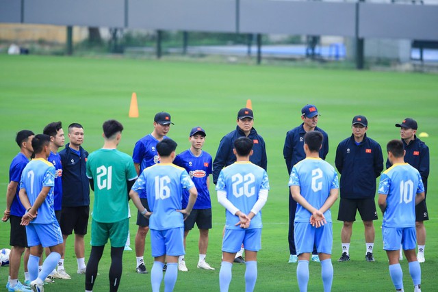 Sẽ cực hay nếu Nguyễn Filip bắt ch&iacute;nh trận t&aacute;i đấu Malaysia: Kh&ocirc;ng c&ograve;n &aacute;m ảnh nỗi đau!
- Ảnh 2.