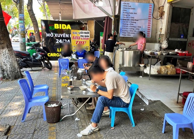 Đ&agrave; Nẵng gi&agrave;nh lại vỉa h&egrave;: Dẹp lấn chiếm nhưng h&agrave;i h&ograve;a sinh kế cho người d&acirc;n- Ảnh 5.