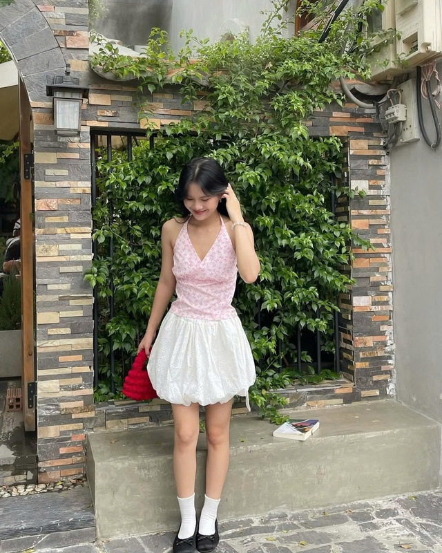 Đánh thức nét kiêu kỳ cùng chân váy bí ngô bồng bềnh- Ảnh 1.