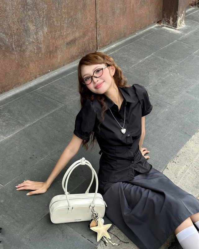 Túi baguette mang biểu tượng thời trang Y2K quay trở lại mạnh mẽ - Ảnh 5.