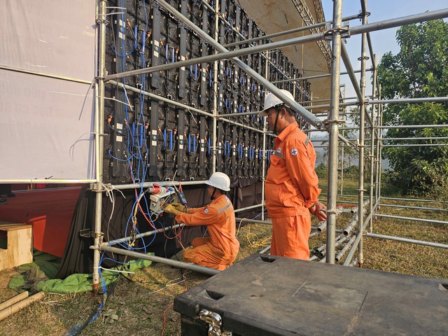 PC Quảng Ng&atilde;i đảm bảo cấp điện lễ khởi c&ocirc;ng 5 trường nội tr&uacute; li&ecirc;n cấp - Ảnh 2.