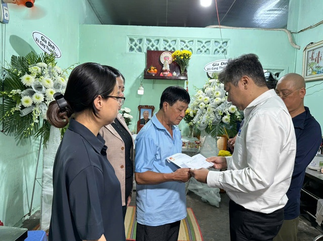 Ch&aacute;y qu&aacute;n cơm chay khiến hai mẹ con tử vong: Hỗ trợ khẩn cấp gia đ&igrave;nh nạn nh&acirc;n - Ảnh 1.