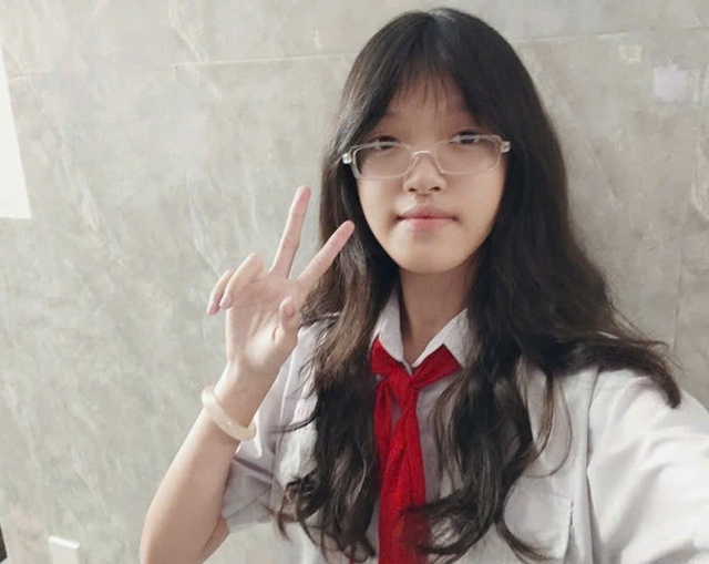 C&ocirc; b&eacute; 14 tuổi vẽ rồng cho b&agrave;i kiểm tra, khiến mạng x&atilde; hội bất ngờ- Ảnh 3.