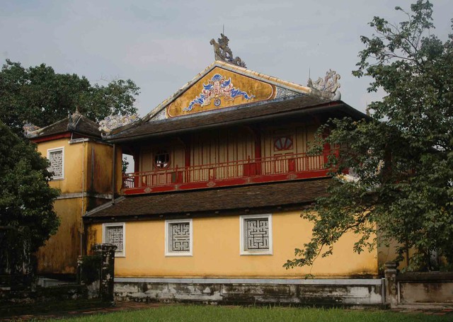 Triều Nguyễn một g&oacute;c nh&igrave;n kh&aacute;c: H&eacute; lộ chuyện hậu cung- Ảnh 2.