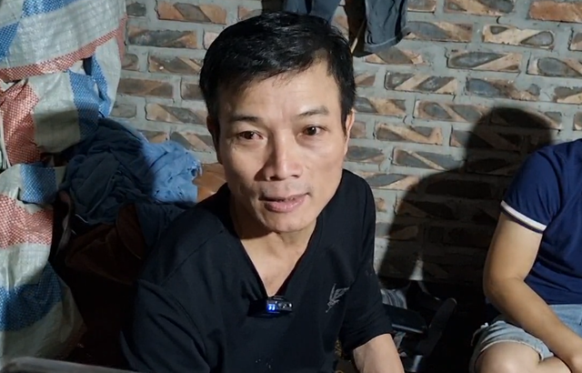 Người đ&agrave;n &ocirc;ng kể gi&acirc;y ph&uacute;t bắc thang cứu 7 người trong vụ ch&aacute;y ở H&agrave; Nội- Ảnh 2.