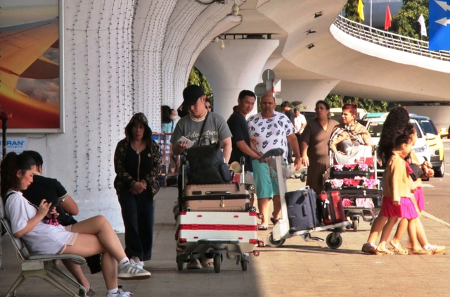 Đ&agrave; Nẵng kiến nghị loạt bộ, ng&agrave;nh gỡ nghẽn khẩn cấp v&igrave; qu&aacute; tải tại s&acirc;n bay - Ảnh 1.