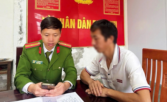 C&agrave;o v&eacute; online tr&uacute;ng thưởng 2,3 tỉ đồng, người d&acirc;n tr&igrave;nh b&aacute;o c&ocirc;ng an - Ảnh 1.