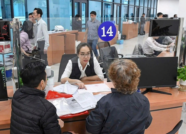 Th&aacute;ng 5 phải tr&igrave;nh Ch&iacute;nh phủ phương &aacute;n tăng lương cơ sở.  - Ảnh 1.