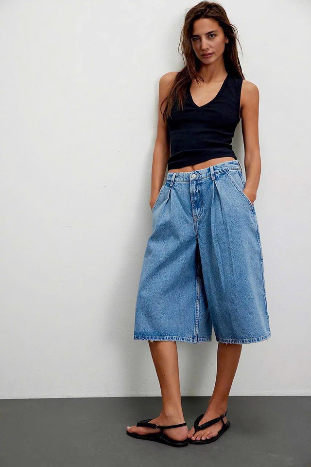 Quần culottes dễ mặc khó lỗi, 'hack' dáng dẫn đầu xu hướng 2026- Ảnh 6. Quần culottes dễ mặc khó lỗi, 'hack' dáng dẫn đầu xu hướng 2026- Ảnh 6.