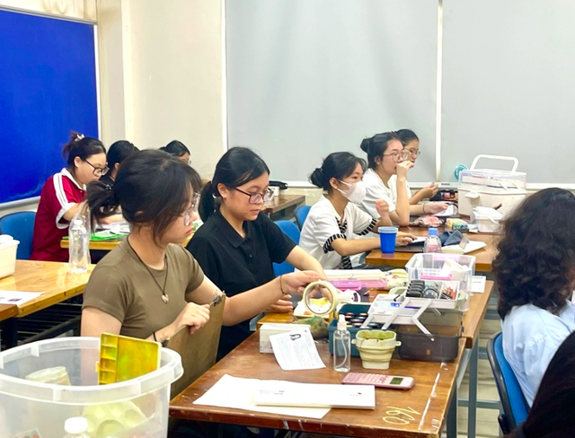 Tốt nghiệp ng&agrave;nh kiến tr&uacute;c c&oacute; được c&ocirc;ng nhận l&agrave; kiến tr&uacute;c sư ngay? - Ảnh 1.