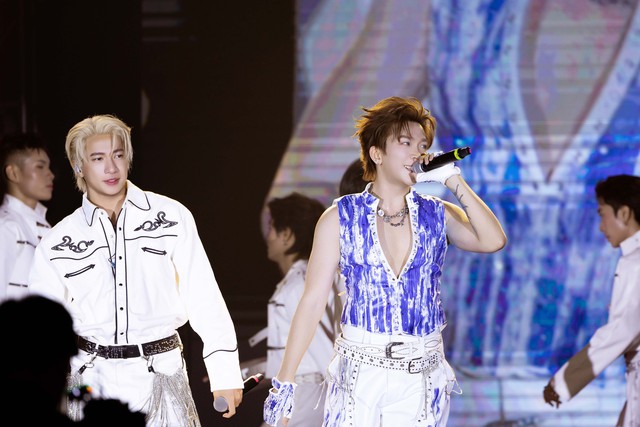 Tăng Ph&uacute;c l&agrave;m bạn nhảy 'chấn thương' khi khi&ecirc;u vũ - Ảnh 6.