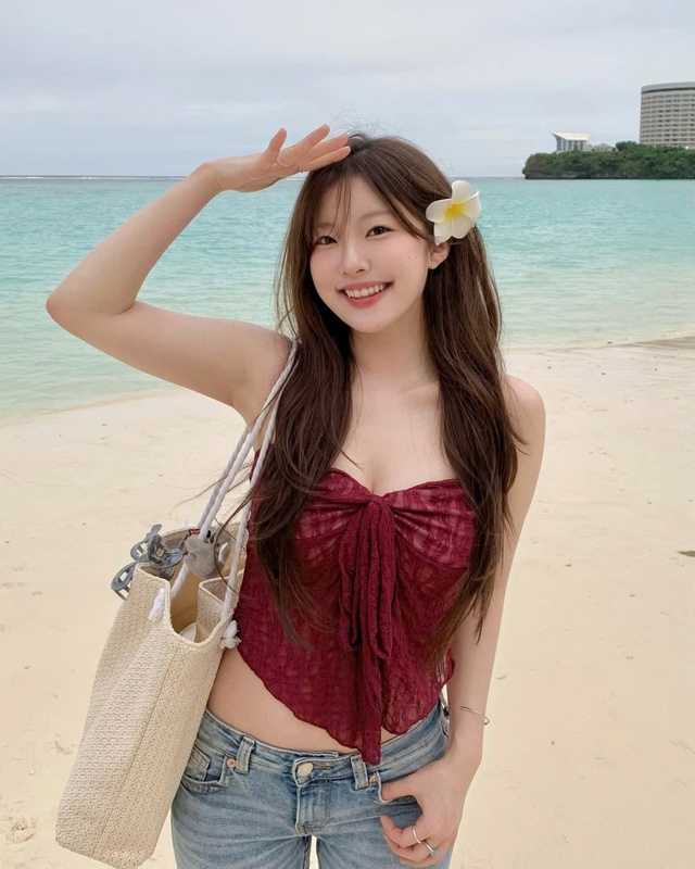 Hóa nàng thơ mùa hạ chỉ với chiếc kẹp tóc hoa- Ảnh 1.