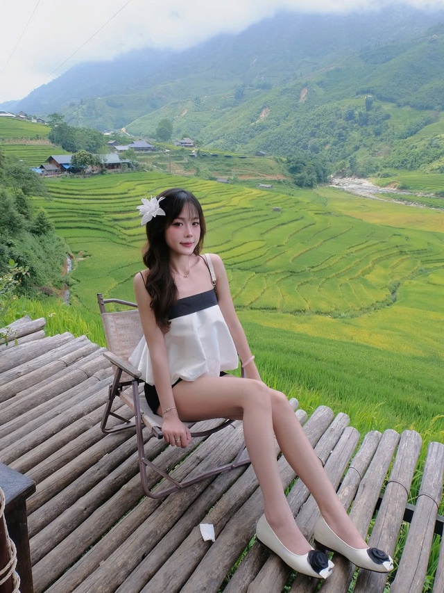 Hóa nàng thơ mùa hạ chỉ với chiếc kẹp tóc hoa- Ảnh 2.