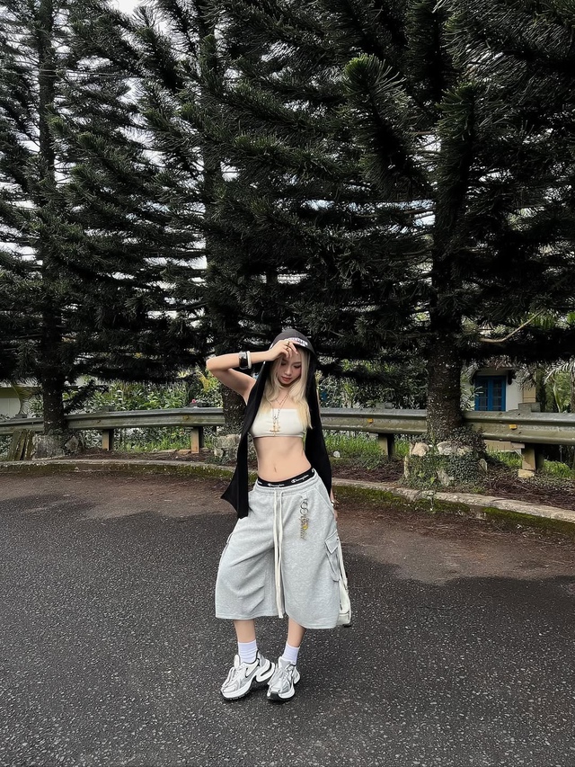 Diện áo quây quyến rũ mà vẫn tinh tế- Ảnh 3.