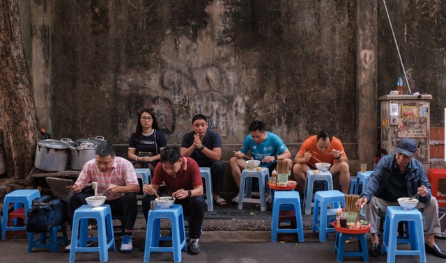 Vì sao phố cổ Hà Nội là 'thủ đô ẩm thực' tuyệt nhất thế giới? - Ảnh 1.