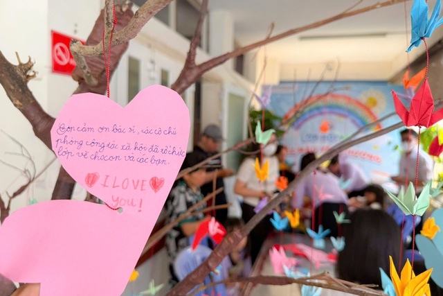 TP.HCM: S&ocirc;i nổi chuỗi hoạt động c&ocirc;ng t&aacute;c x&atilde; hội, lan tỏa y&ecirc;u thương đến người bệnh- Ảnh 2.