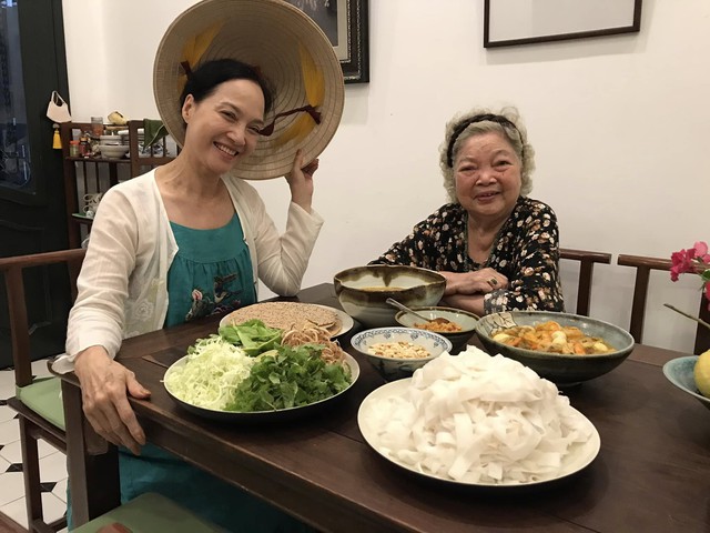 Đời nghệ sĩ NSND Lê Khanh: Hành trình vượt khó và giữ đam mê nghệ thuật - Ảnh 6. Đời nghệ sĩ NSND Lê Khanh: Hành trình vượt khó và giữ đam mê nghệ thuật - Ảnh 6.