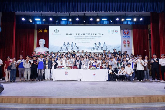 &lsquo;H&agrave;nh tr&igrave;nh từ tr&aacute;i tim&rsquo; của Trung Nguy&ecirc;n Legend: Gieo tri thức, khơi kh&aacute;t vọng kiến quốc - Ảnh 5.