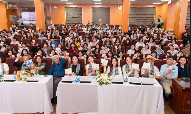 Hoa hậu, nghệ sĩ lan tỏa tri thức v&agrave; kh&aacute;t vọng tại H&agrave;nh tr&igrave;nh Từ Tr&aacute;i Tim - Ảnh 6.