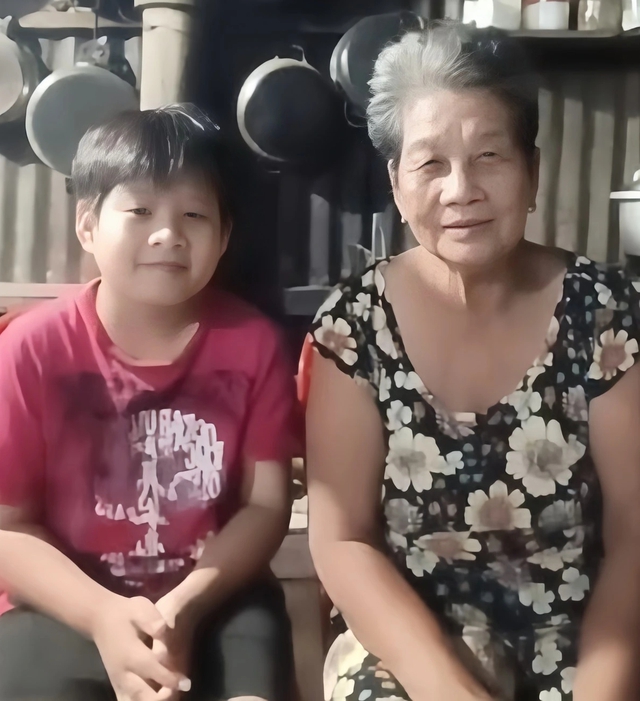 C&oacute; g&igrave; trong clip 'gửi 10 năm sau' thu h&uacute;t gần 30 triệu lượt xem?- Ảnh 1.