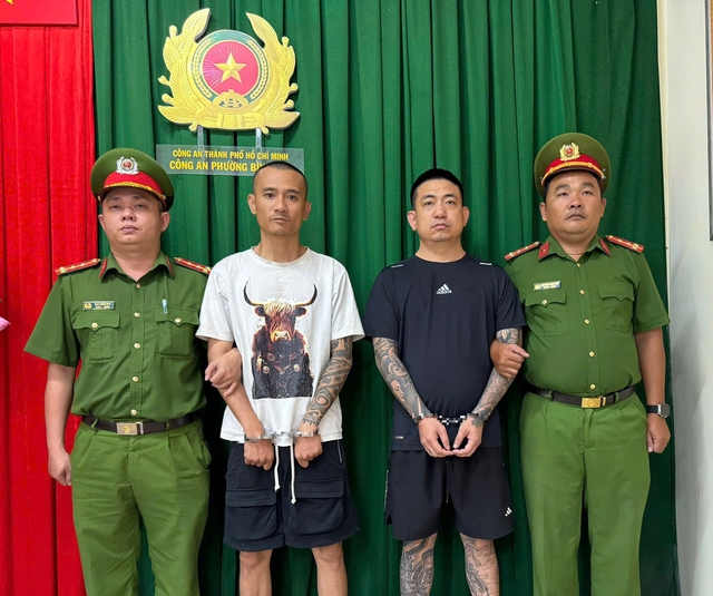 C&ocirc;ng an TP . HCM bắt tạm giam 2 đối tượng g&acirc;y rối trật tự c&ocirc;ng cộng - Ảnh 1.