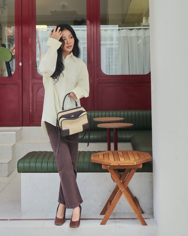 Diện áo sơ mi trắng như fashionista sành điệu  - Ảnh 9.