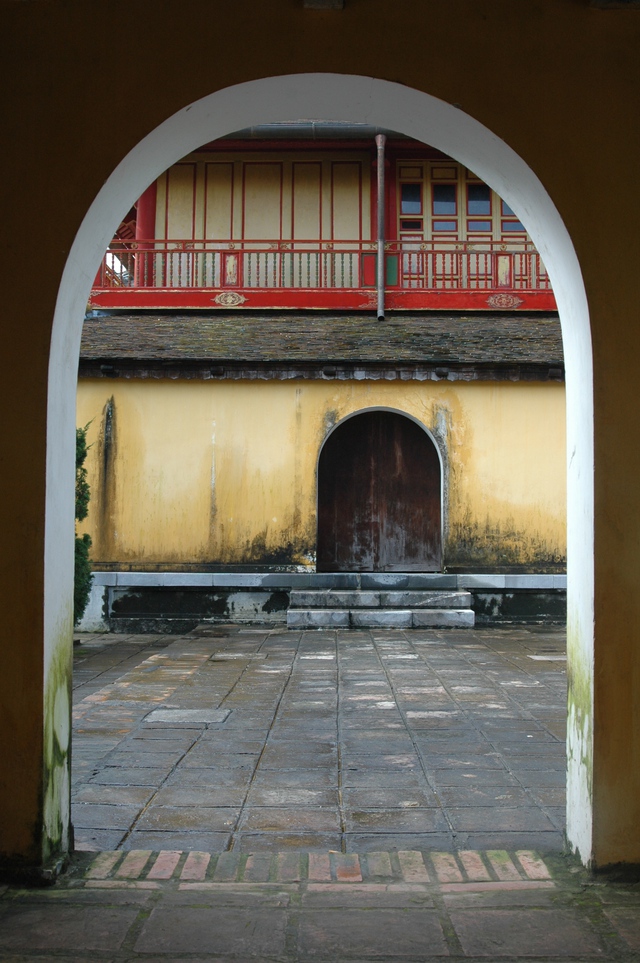 Triều Nguyễn một g&oacute;c nh&igrave;n kh&aacute;c: Giải m&atilde; 'bức mật thư'- Ảnh 1.