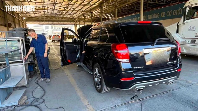 Ch&iacute;nh thức 'x&oacute;a sổ' giấy chứng nhận đăng kiểm - Ảnh 1.