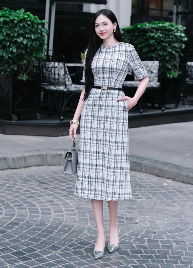 Chọn trang phục họa tiết kẻ: Ít mà chất, đơn giản nhưng nổi bật- Ảnh 8. Chọn trang phục họa tiết kẻ: Ít mà chất, đơn giản nhưng nổi bật- Ảnh 8.