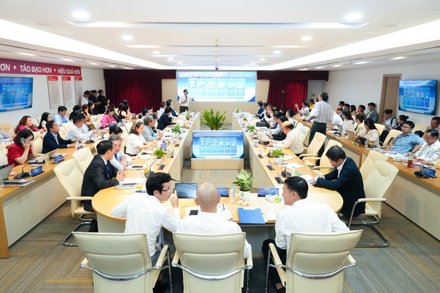 TP.HCM nên làm 'đặc khu' cho dịch vụ đêm hay xen cài trong khu dân cư?- Ảnh 1. TP.HCM nên làm 'đặc khu' cho dịch vụ đêm hay xen cài trong khu dân cư?- Ảnh 1.