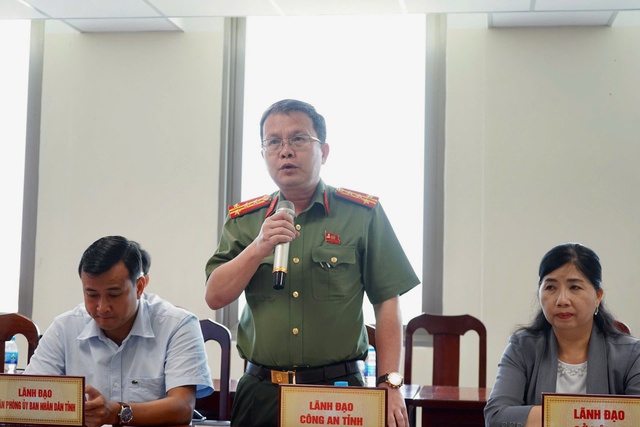 Vụ rơi container xuống k&ecirc;nh chợ gạo: Xử phạt t&agrave;i c&ocirc;ng - Ảnh 1.