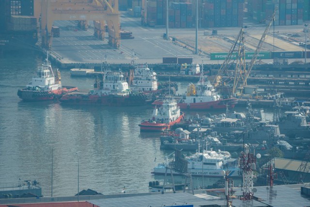 Si&ecirc;u xe mắc kẹt ở Sri Lanka v&igrave; xung đột Trung Đ&ocirc;ng l&agrave;m gi&aacute;n đoạn kinh doanh - Ảnh 1.