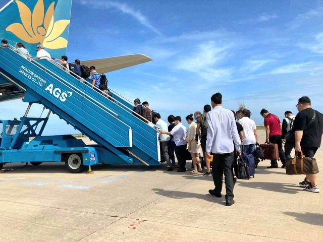 Vietnam Airlines tạm dừng bay Hải Ph&ograve;ng - Cam Ranh do gi&aacute; nhi&ecirc;n liệu tăng cao - Ảnh 1.