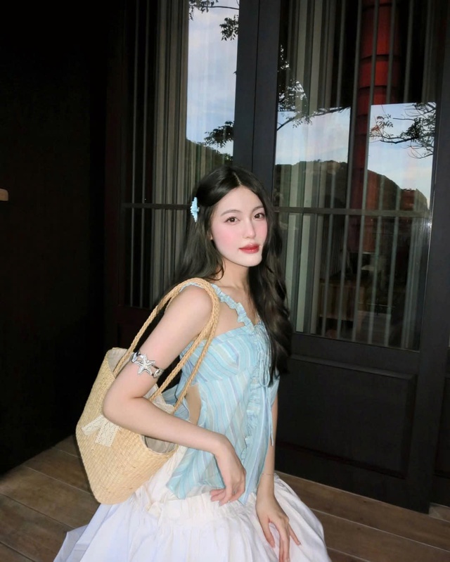 Túi cói giúp mang cả mùa hè rực rỡ vào trang phục - Ảnh 6.