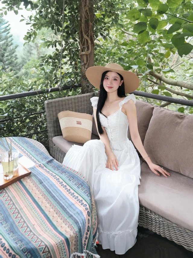 Túi cói giúp mang cả mùa hè rực rỡ vào trang phục - Ảnh 7.