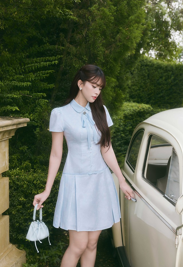 Mặc đơn sắc chuẩn 'gu' để đẹp bất chấp thời gian- Ảnh 3. Mặc đơn sắc chuẩn 'gu' để đẹp bất chấp thời gian- Ảnh 3.