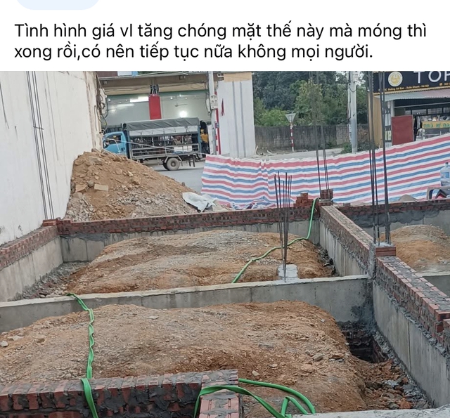 Người xây nhà ‘toát mồ hôi hột’ vì giá vật liệu leo thang - Ảnh 1.