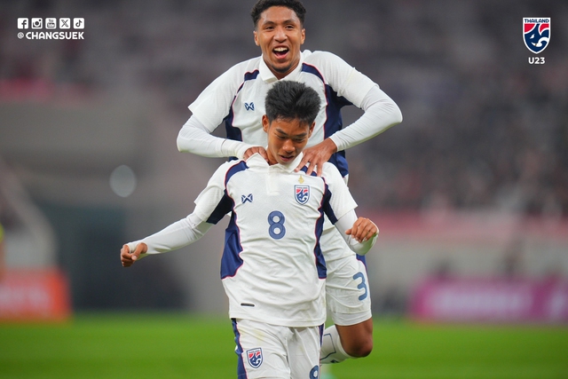 'Sao' Th&aacute;i Lan l&ecirc;n tiếng vụ x&ocirc; x&aacute;t U.23 Trung Quốc, HLV Thawatchai đau đầu lo đấu U.23 Việt Nam- Ảnh 1.