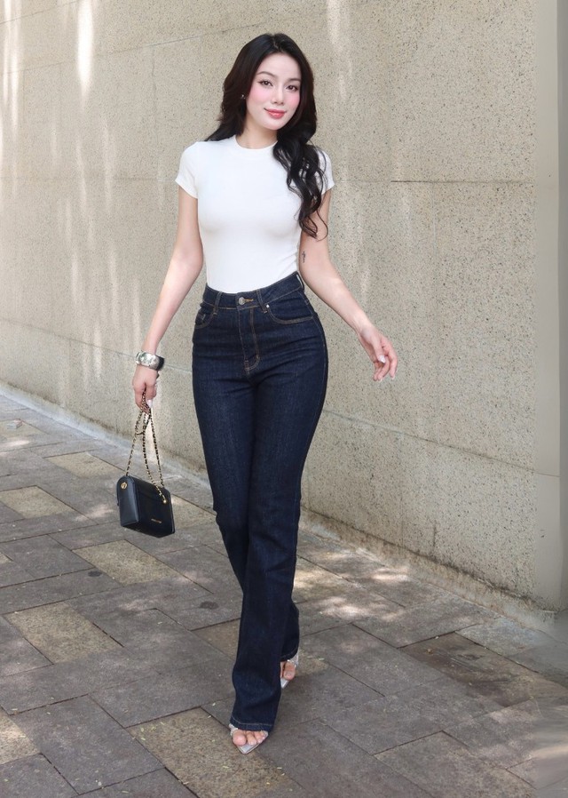 Áo thun trắng đem lại sự thoải mái cho cả ngày dài- Ảnh 7.