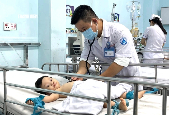 TP.HCM: Bệnh tay ch&acirc;n miệng tăng mạnh, hơn 8.150 ca mắc, 4 ca tử vong- Ảnh 2.