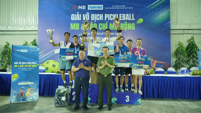 L&yacute; Ho&agrave;ng Nam v&ocirc; địch giải pickleball của Cơ quan đại diện Cục Truyền th&ocirc;ng CAND TP.HCM- Ảnh 9.