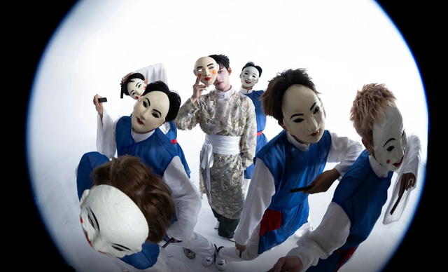 MV của H&ugrave;ng Huỳnh c&oacute; H&ograve;a Minzy g&acirc;y tranh c&atilde;i, nhận &lsquo;b&atilde;o&rsquo; dislike- Ảnh 1.