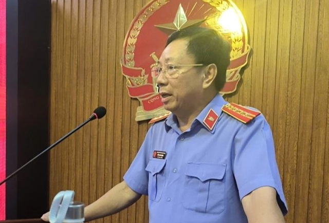 Nguy&ecirc;n Ph&oacute; viện trưởng Viện KSND TP.Huế bị khai trừ Đảng v&igrave; nhận hối lộ  - Ảnh 1.