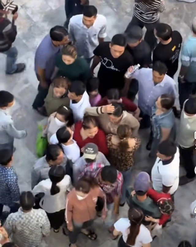 Khởi tố vụ án hình sự với băng nhóm giật dây chuyền ở Tân Huê Viên - Ảnh 1.