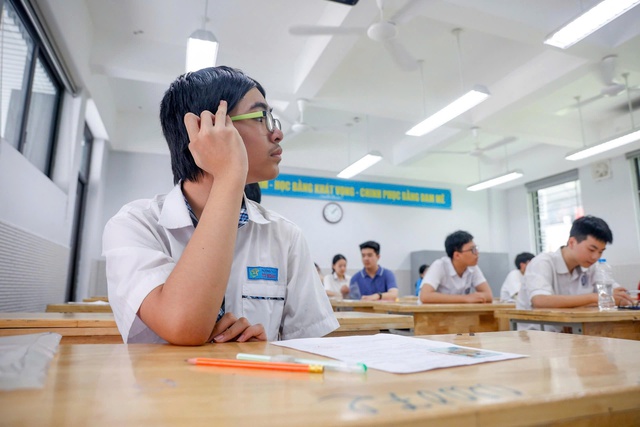 Dạy thêm học thêm 'siết chỗ này là chảy chỗ khác', vì sao? - Ảnh 2.