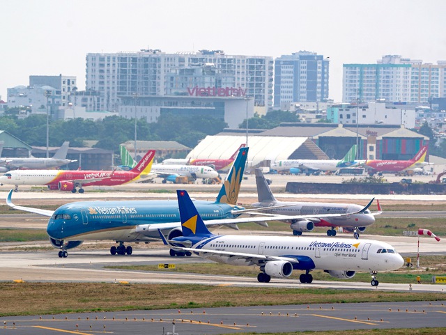 H&agrave;ng kh&ocirc;ng cắt giảm chuyến bay v&agrave; tăng gi&aacute; v&eacute; từ th&aacute;ng 4 năm 2026 - Ảnh 1.