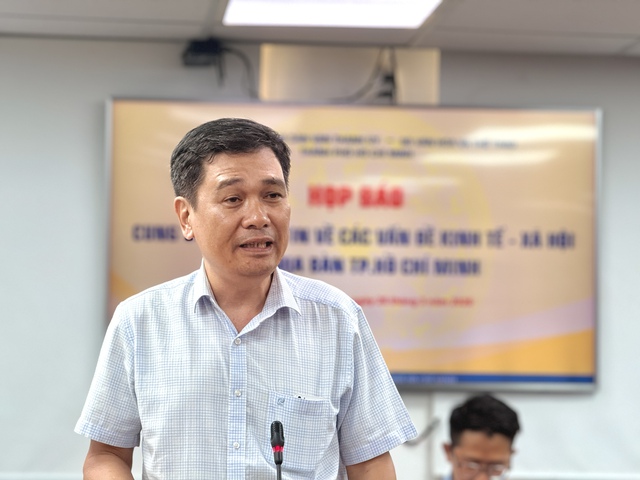 &Ocirc;ng Nguyễn Ki&ecirc;n Giang, Ph&oacute; trưởng ph&ograve;ng Quản l&yacute; bảo tr&igrave; v&agrave; khai th&aacute;c c&ocirc;ng tr&igrave;nh giao th&ocirc;ng (thuộc Sở X&acirc;y dựng TP.HCM) trả lời về l&agrave;n xe đạp - Ảnh 2.