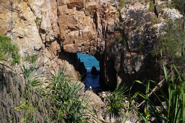 Mũi Vi Rồng: Từ truyền thuyết Cao Biền ph&aacute; long mạch đến điểm check-in m&ecirc; hoặc- Ảnh 3.