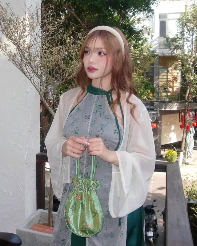 Khoe dáng đầy tinh tế với áo vải sheer - Ảnh 3.